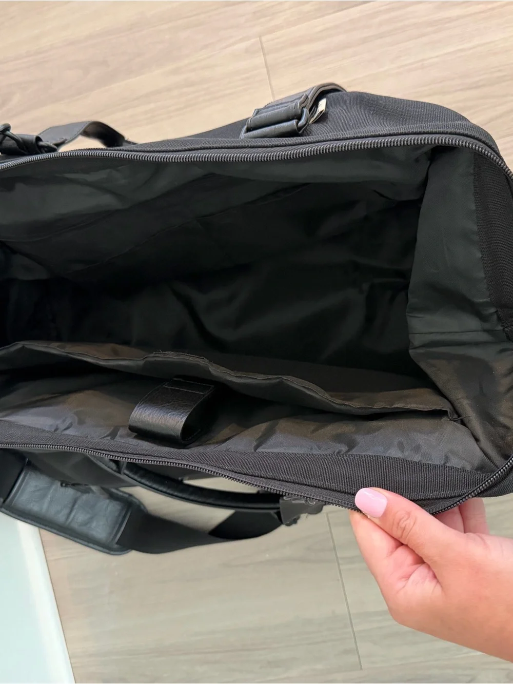 Beis ‘The Weekender’ in Black